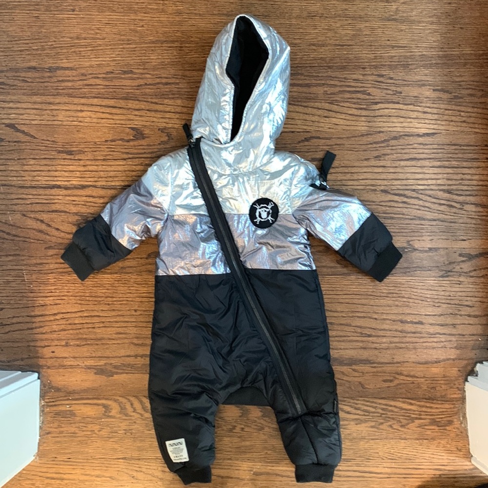 Nununu snowsuit